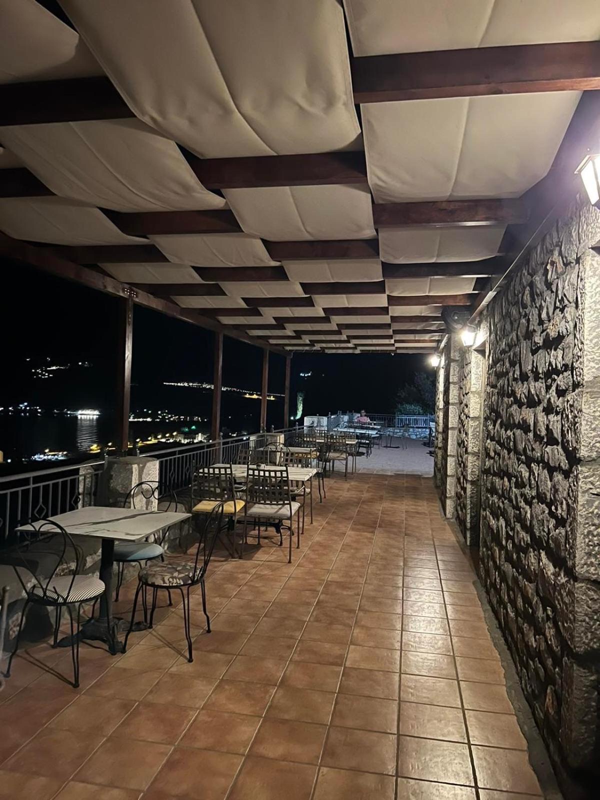 Onar Mani Suites Néon Oítilon Extérieur photo