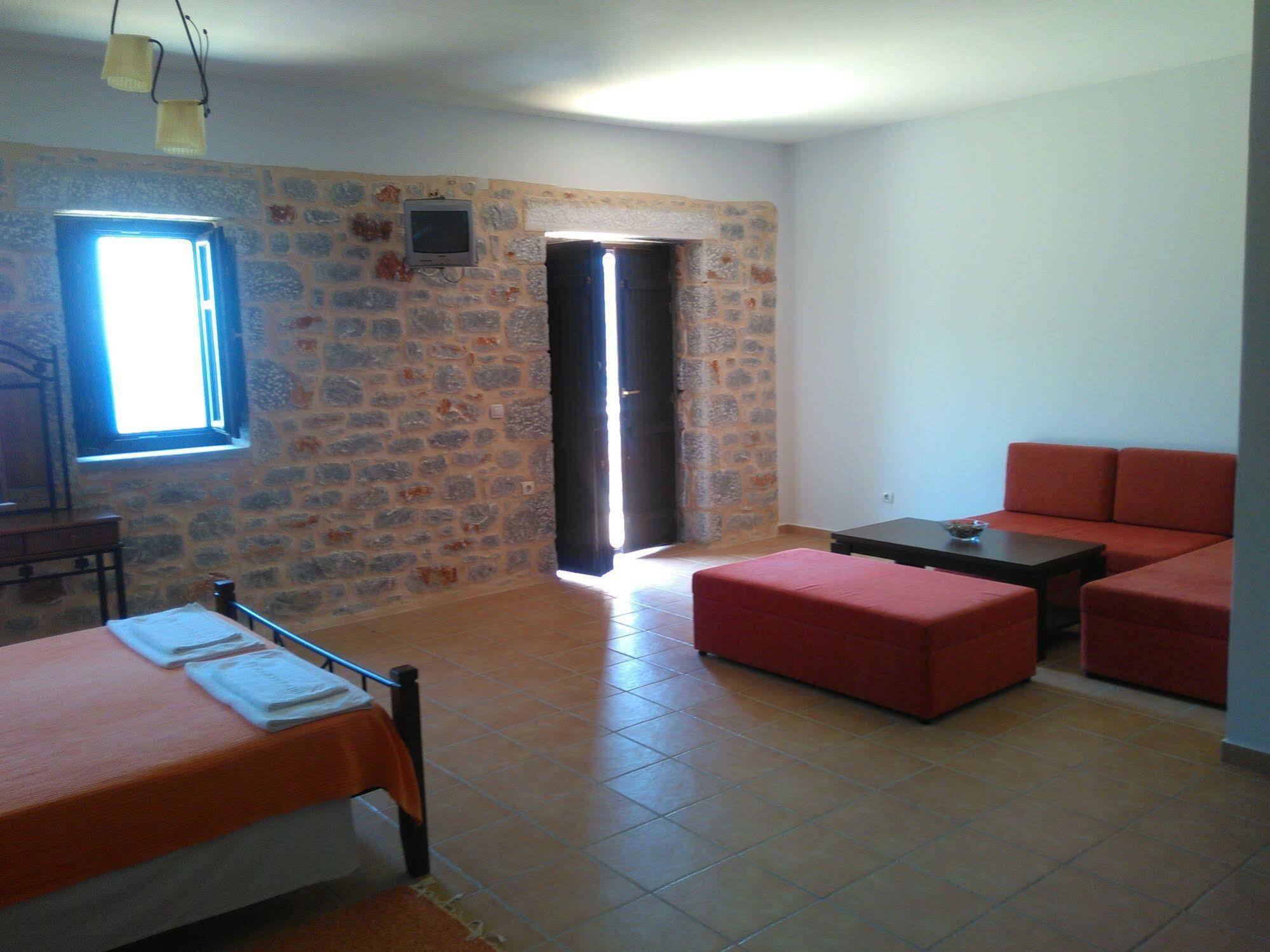 Onar Mani Suites Néon Oítilon Extérieur photo