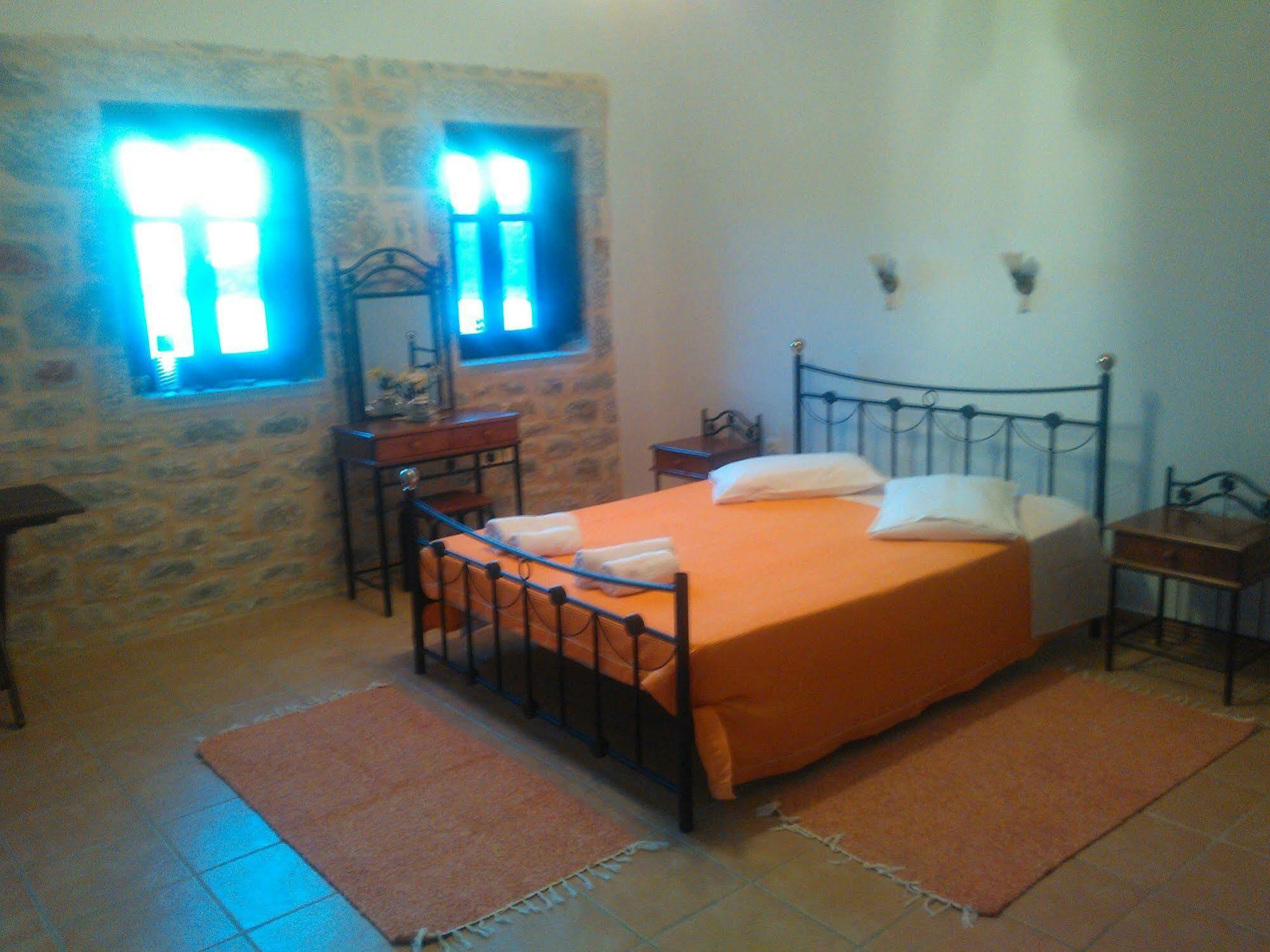 Onar Mani Suites Néon Oítilon Extérieur photo
