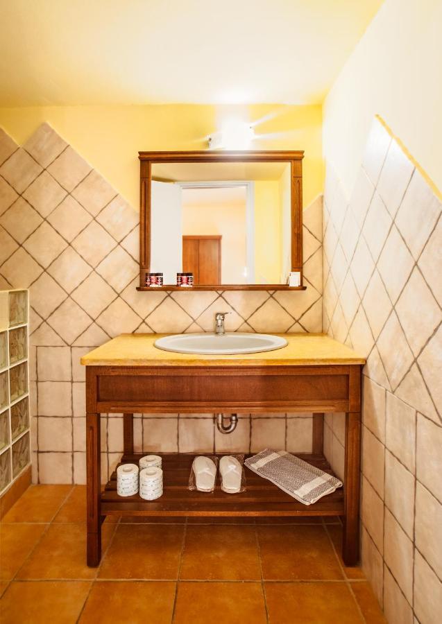 Onar Mani Suites Néon Oítilon Extérieur photo